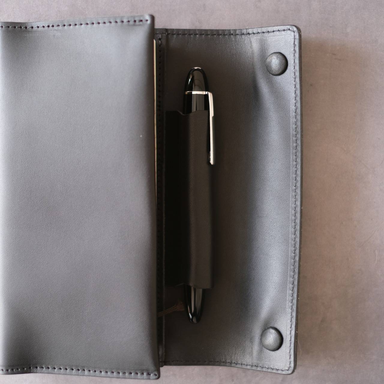 商品画像：&Liebe ペンを持ち歩く ほぼ日weeksカバー 栃木レザー 日本製 3